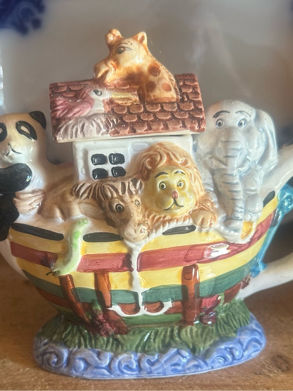 Noah's Ark Multicolor Ceramic Tea Accessory - Whimsical Animal Design